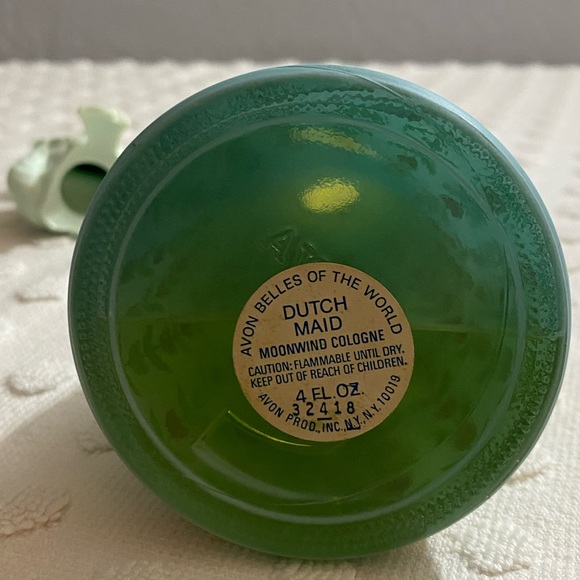 Vintage Avon Belles Of The World (32) Dutch Maid--Decanter Moonwind Cologne - Picture 6 of 10
